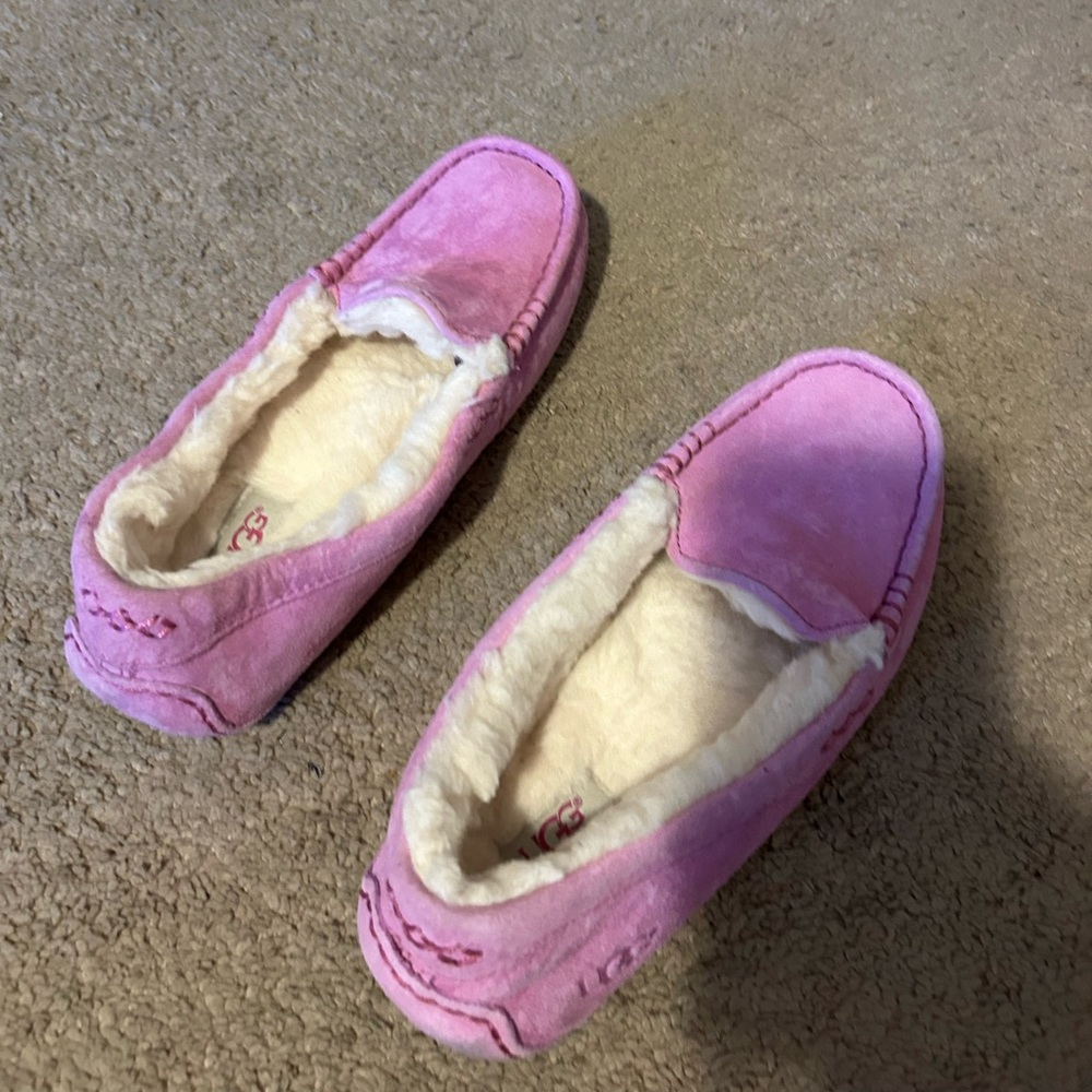 Women’s Ansley Uggs Bodacious Pink size 8